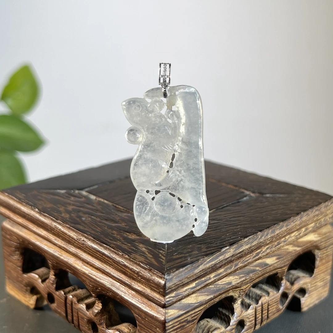 JCA23-82 天然翡翠缅甸A货 18K钻扣鼠来宝