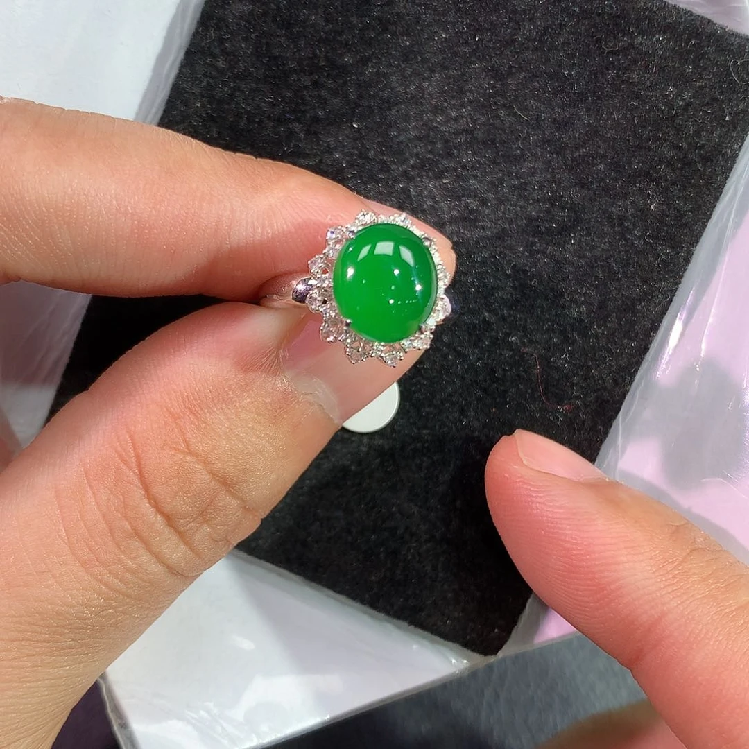 翡翠戒指18K金镶嵌戒指