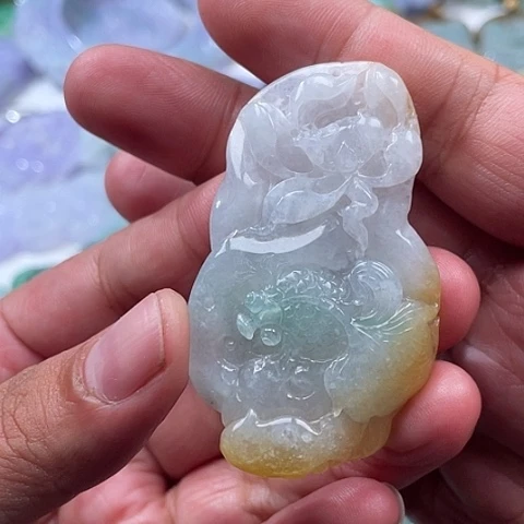 翡翠未镶嵌颈饰翡玉缘翡翠