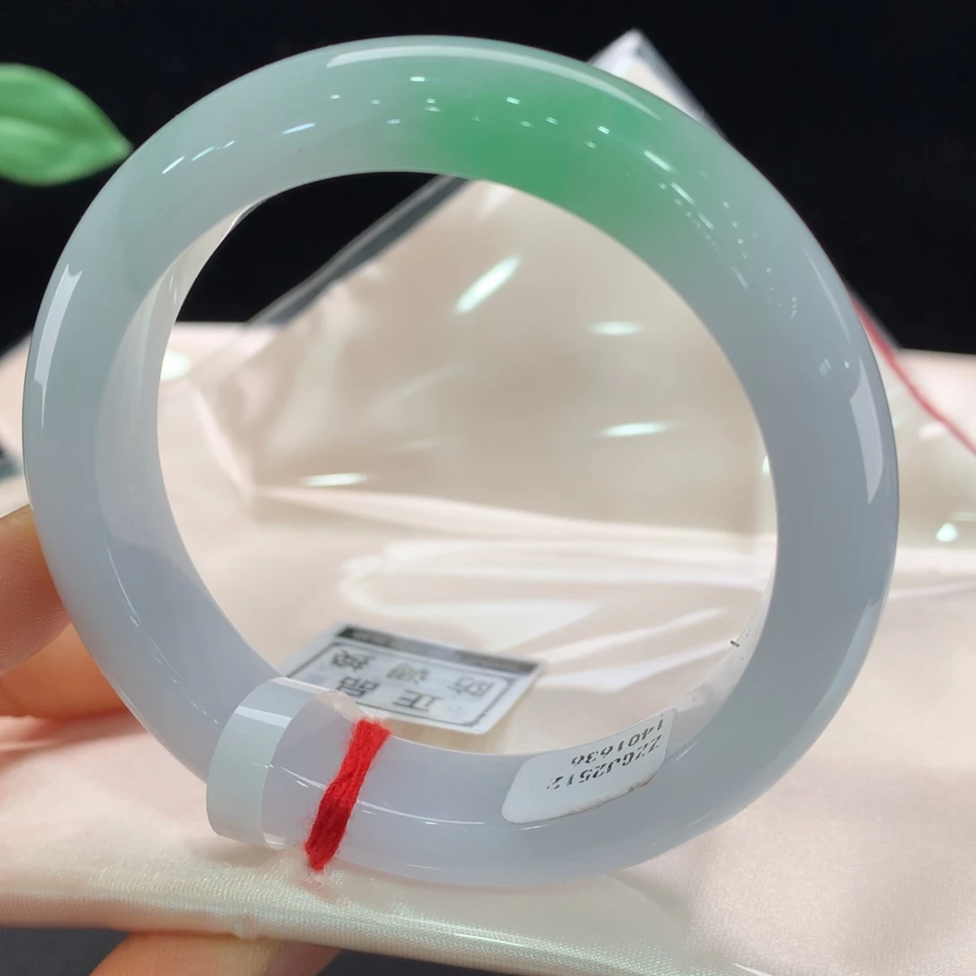 翡翠未镶嵌手镯1636