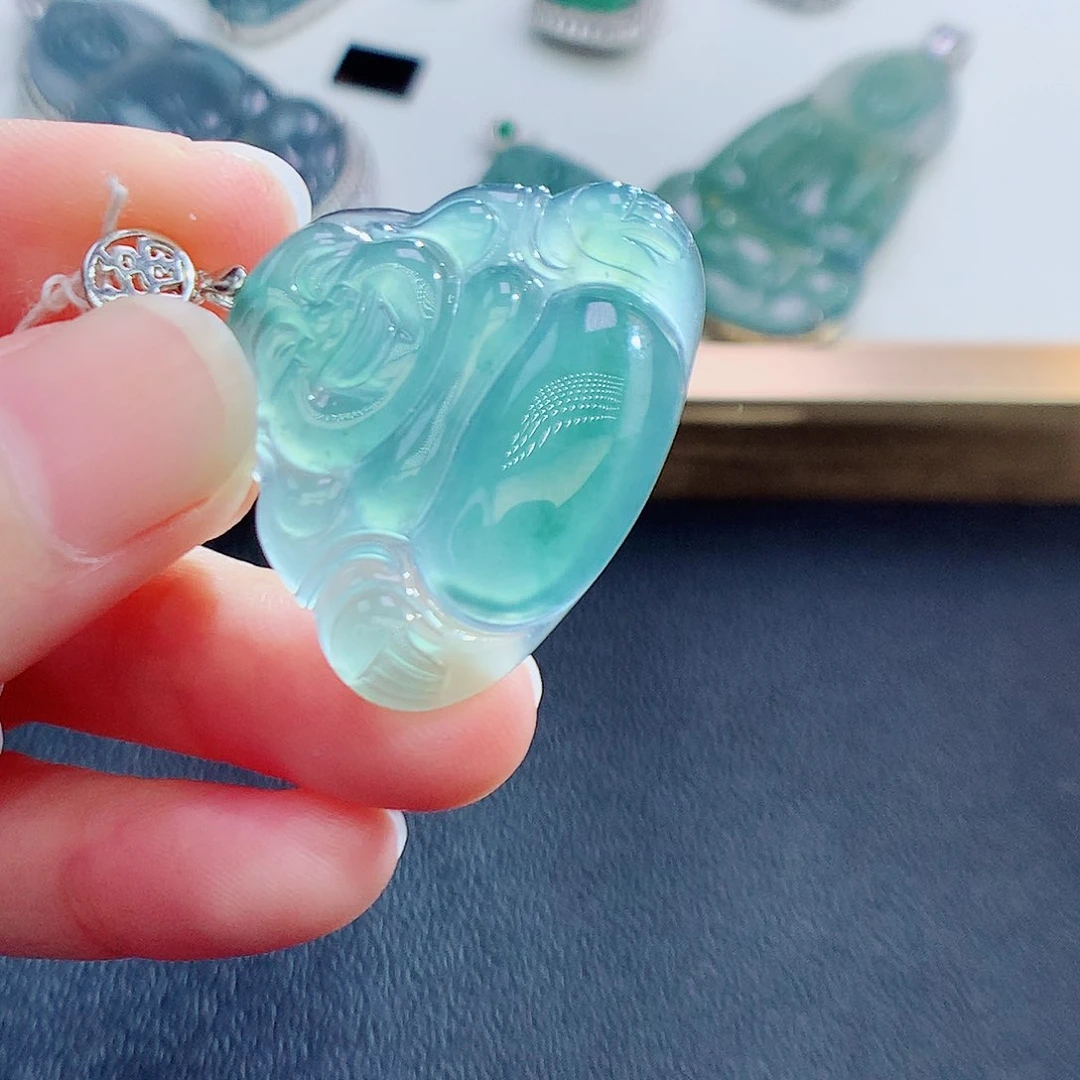 翡翠颈饰未镶嵌翡翠