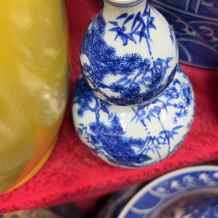 邵***椒陶瓷摆件不固定一件