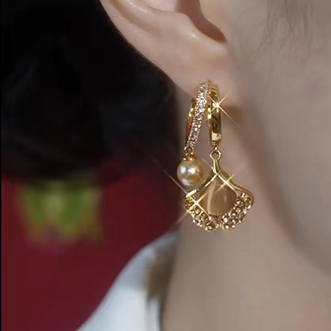 铜合金锆石耳饰 金色耳环女法式气质欧若智性风轻奢时尚百搭经典