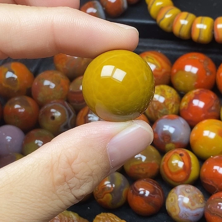 玛瑙/玉髓圆珠未镶嵌向****?