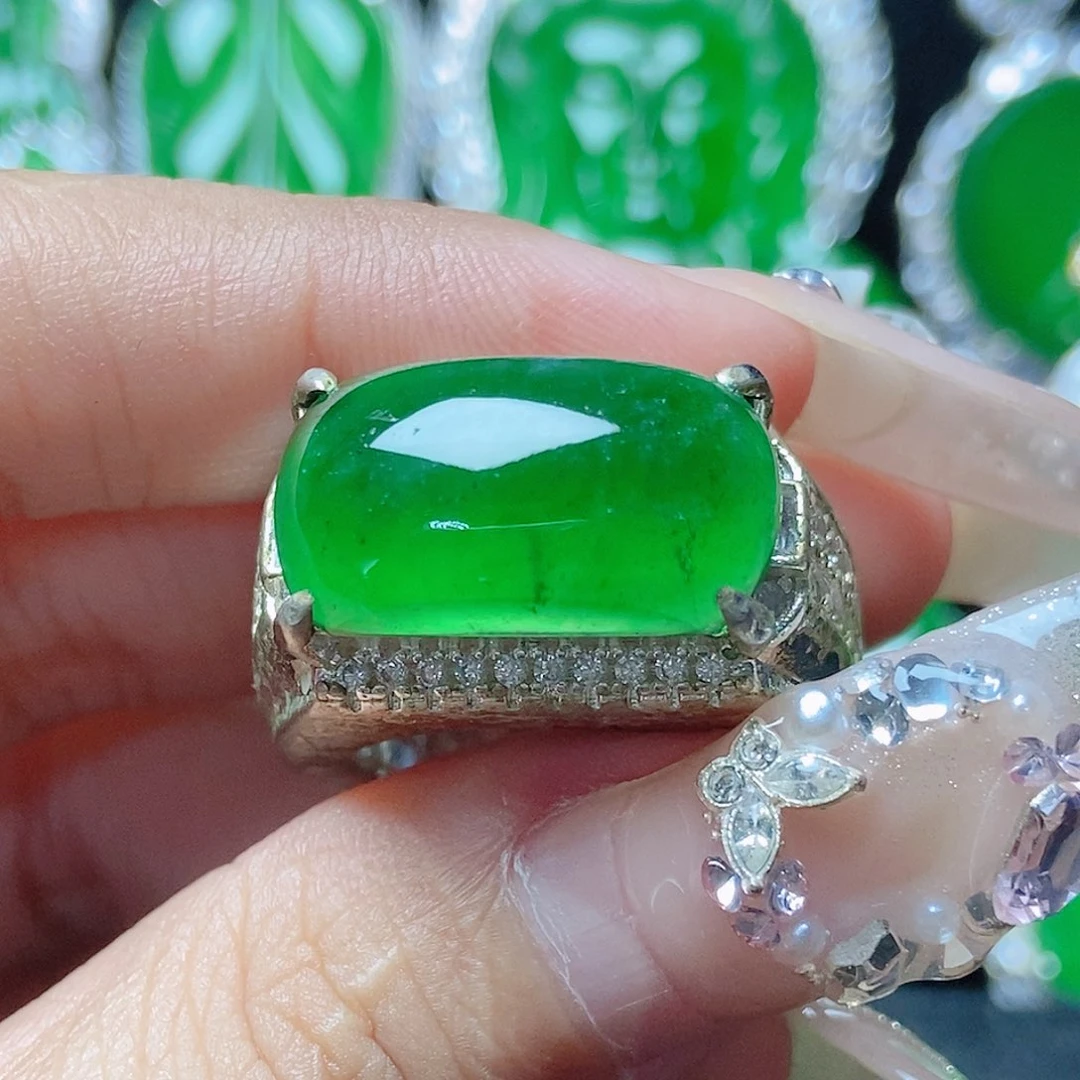 颈饰未镶嵌翡翠