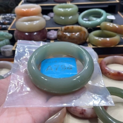 未镶嵌手镯石英质玉安**伴