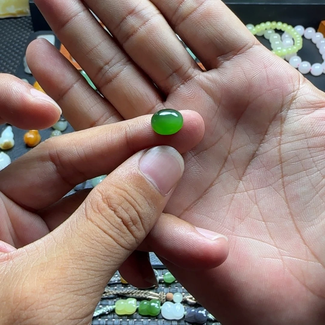 哎***哟和田玉未镶嵌颈饰