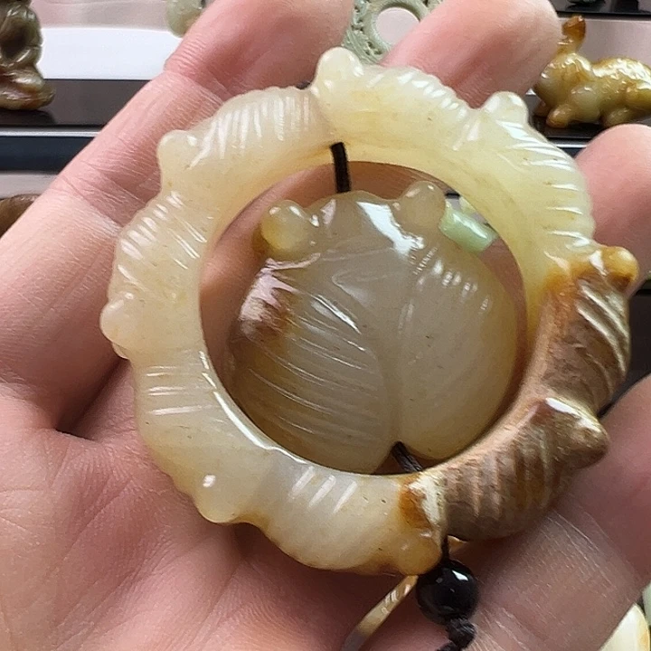 ****之和田玉未镶嵌挂件