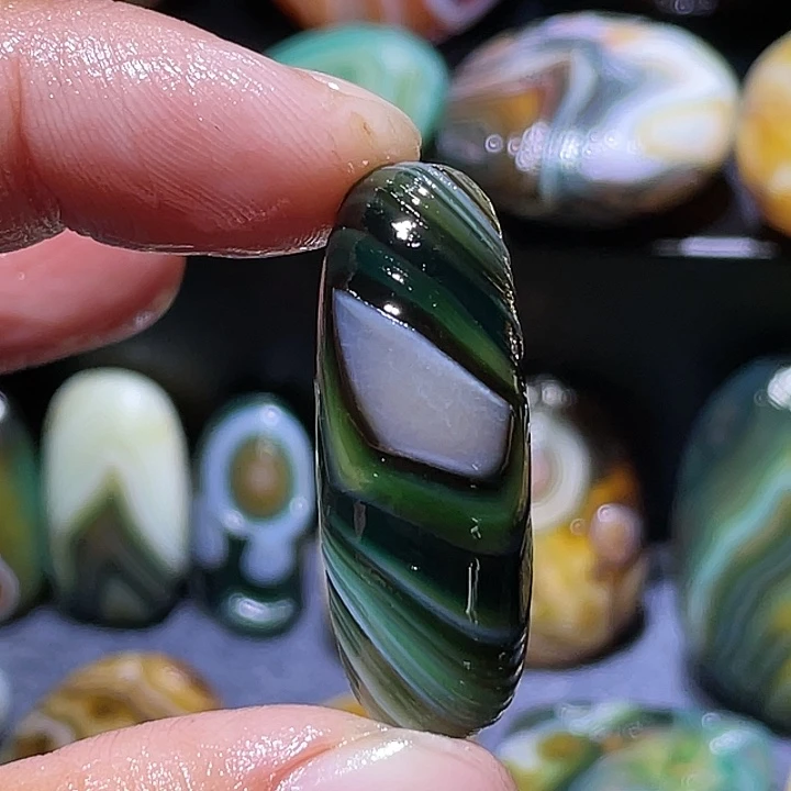 玛瑙/玉髓未镶嵌珠宝奇石