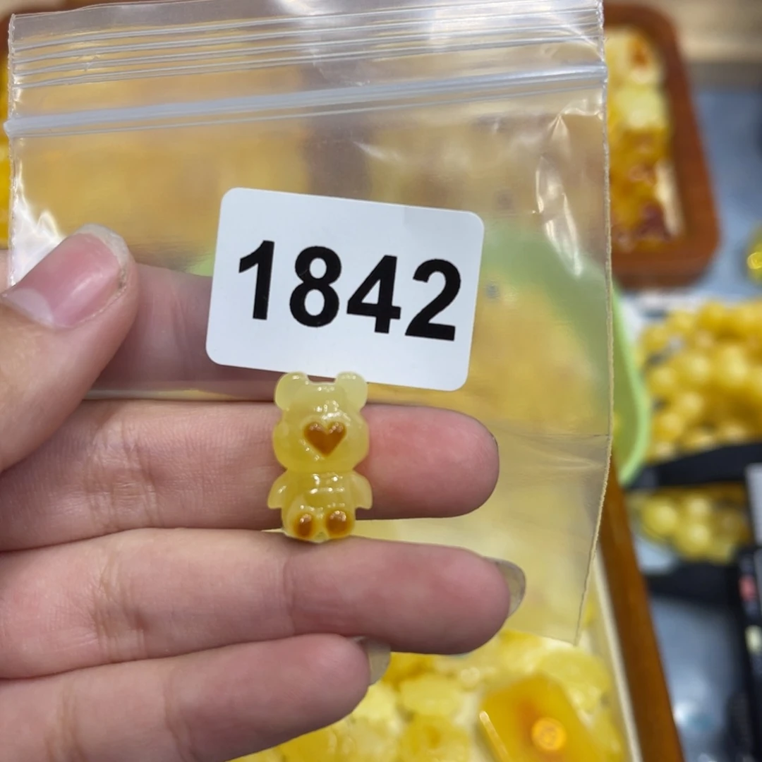 琥珀珠宝奇石未镶嵌