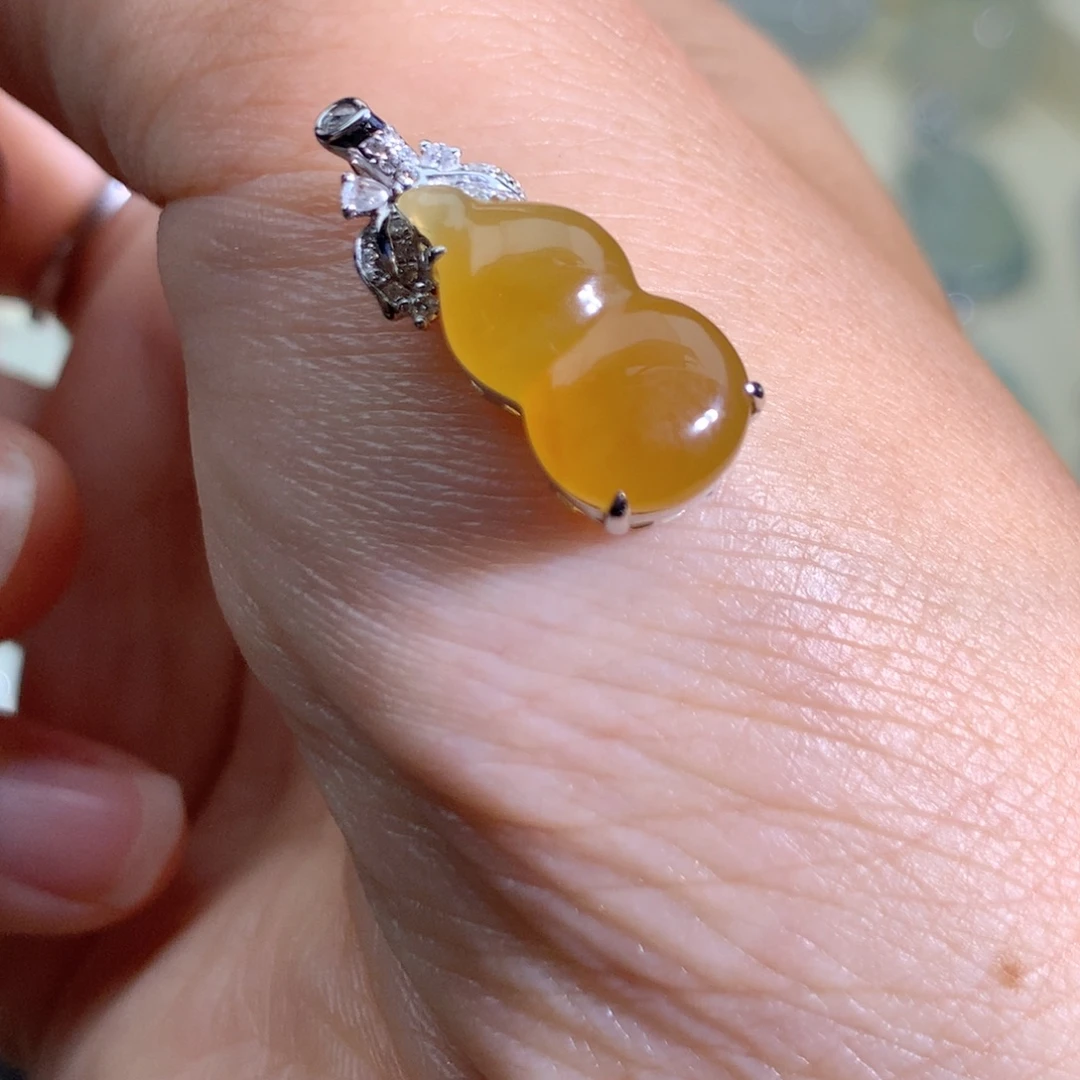 翡翠18K金镶嵌吊坠(不含链)冰黄葫芦