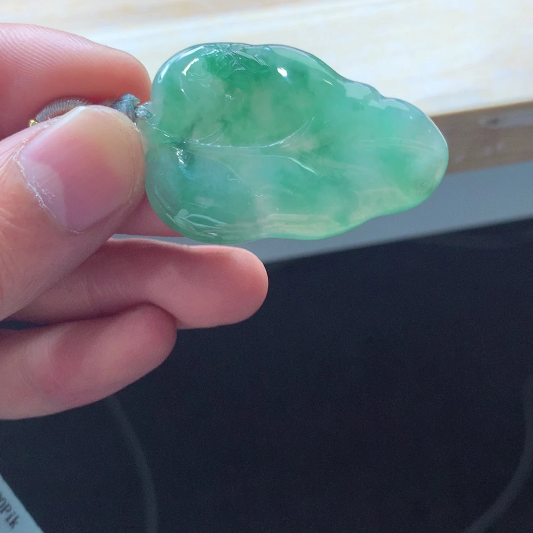 翡翠颈饰未镶嵌吊坠