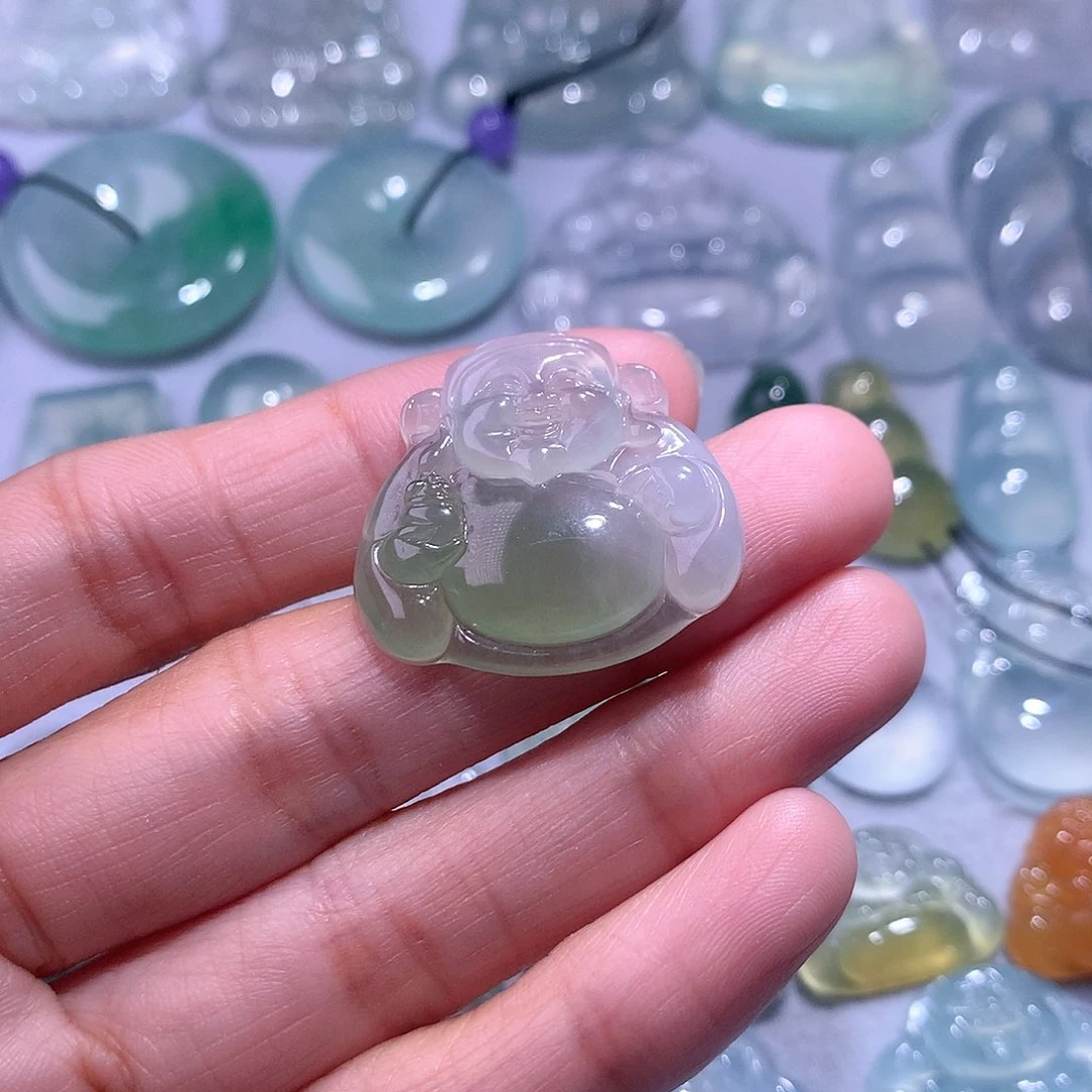 【闪购商品】翡翠颈饰未镶嵌财神