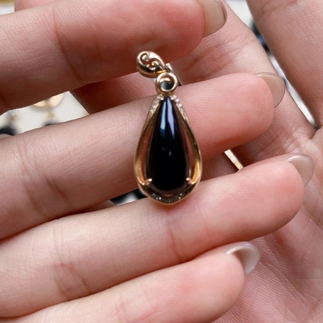 18K金镶嵌定制翡翠墨翠水滴吊坠