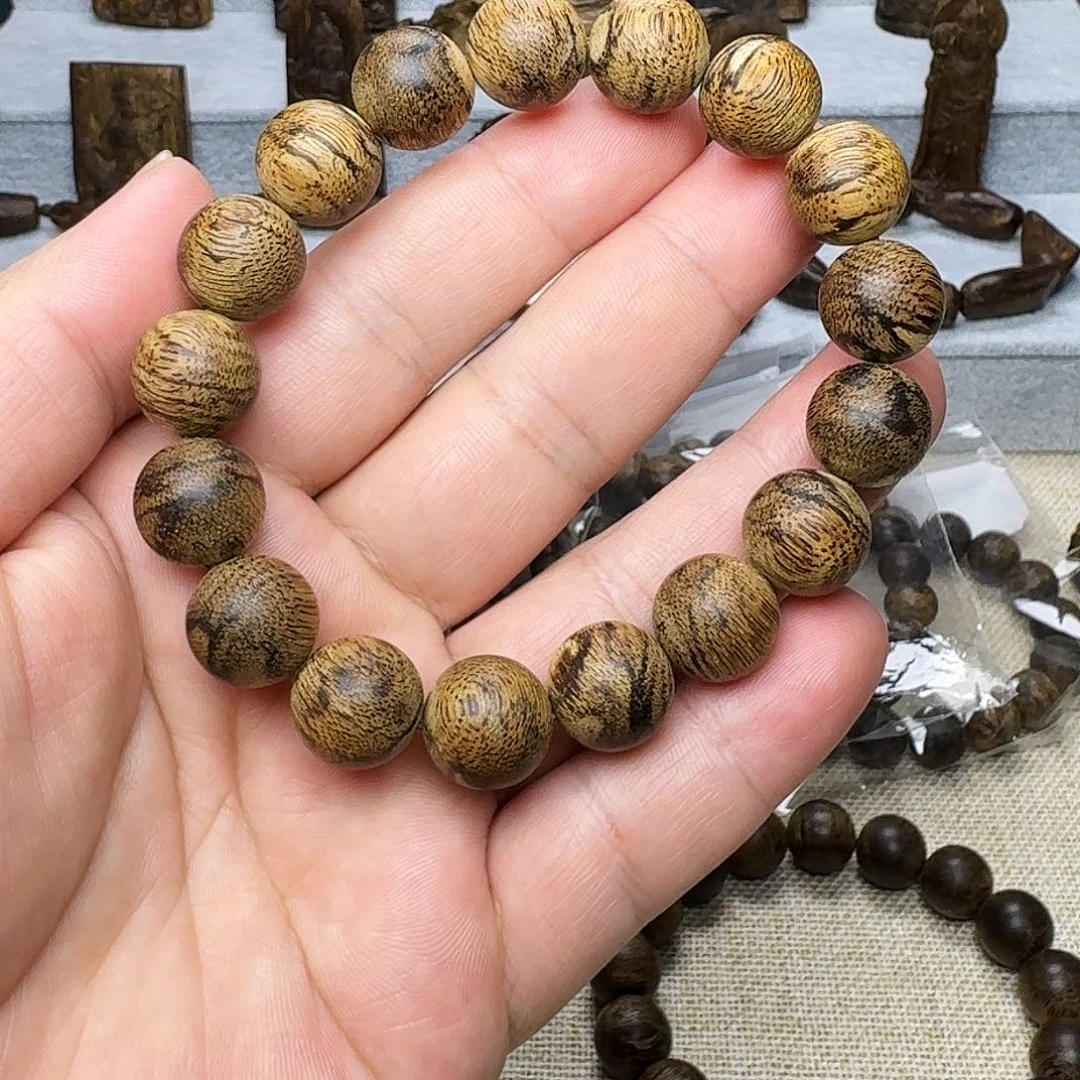 沉香碎屑沉香菩萨棋九分