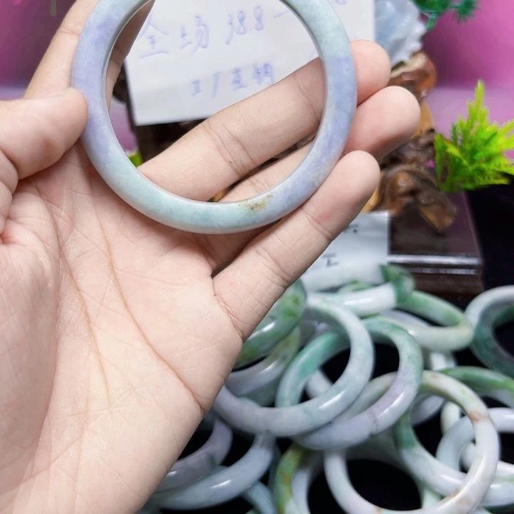 这***子翡翠未镶嵌手镯天然缅甸翡翠手镯