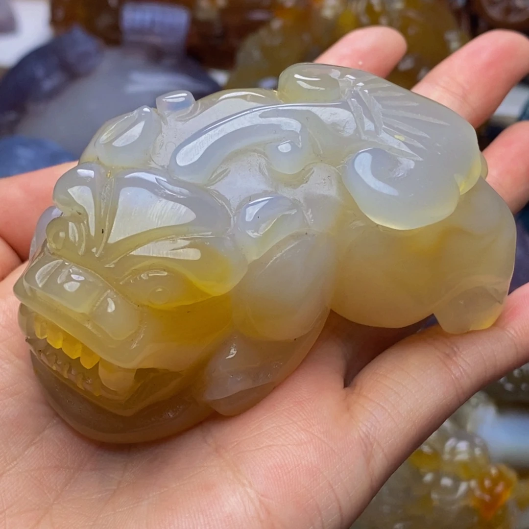 奋***牛玛瑙/玉髓未镶嵌把件