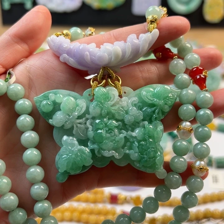 颈饰未镶嵌翡翠吊坠