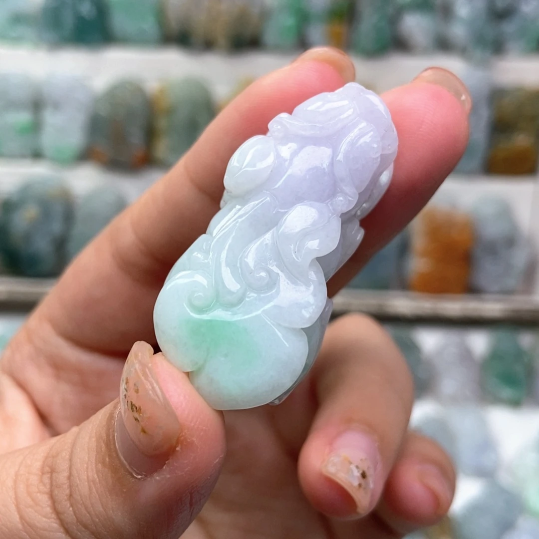 翡翠未镶嵌吊坠(赠链)