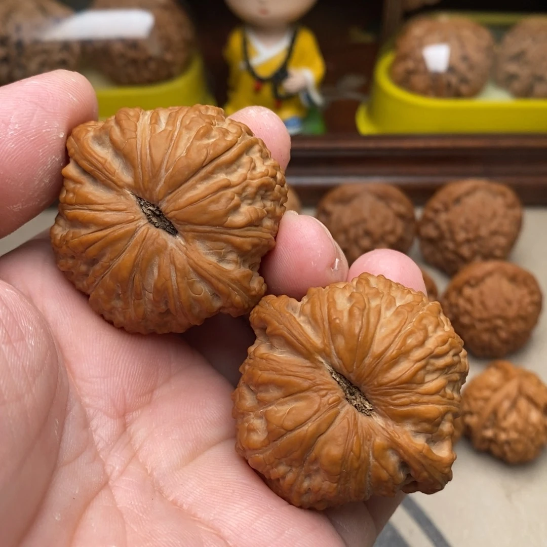 文玩核桃把件圆****?B3号44泥鳅背