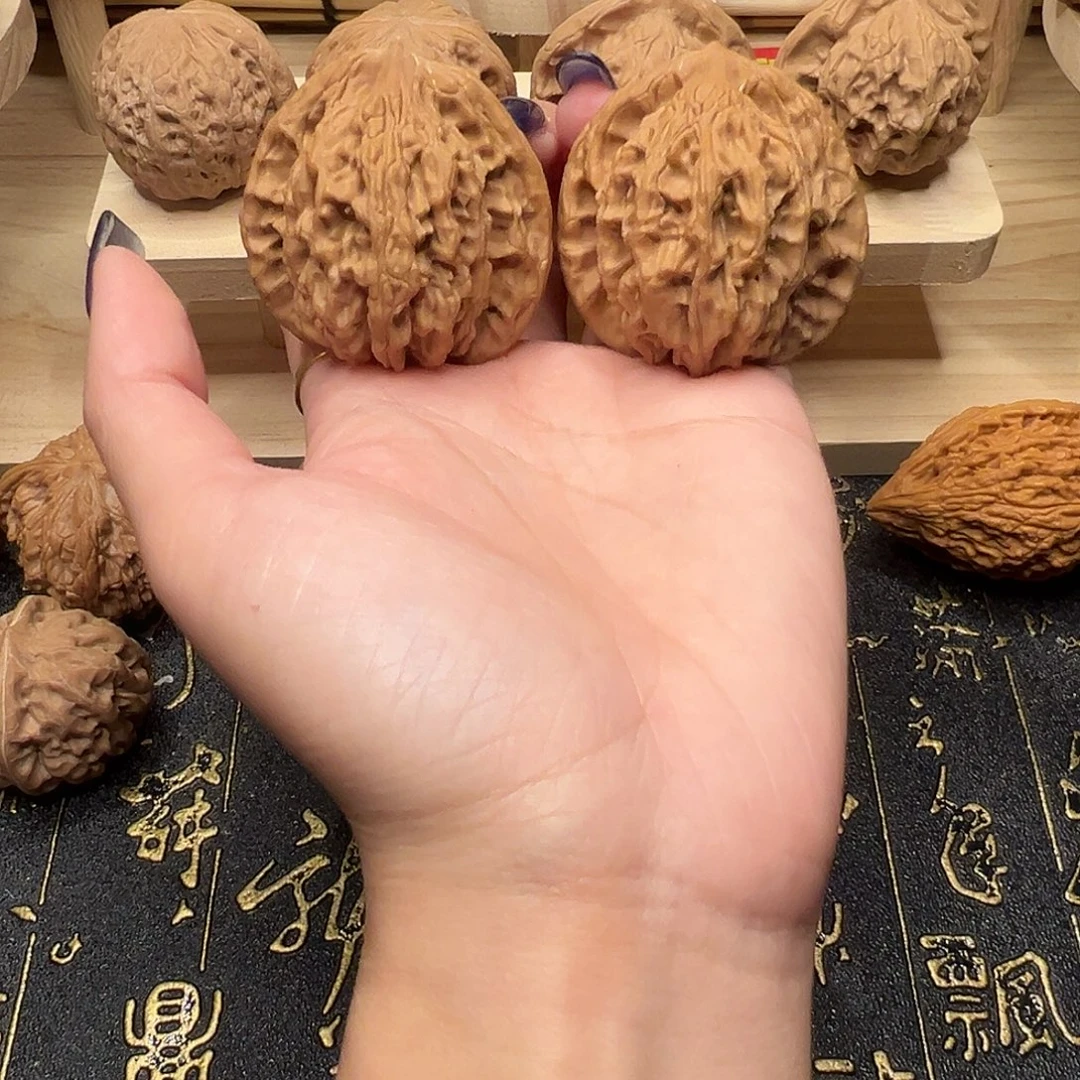 把件桃核虎头44手把件
