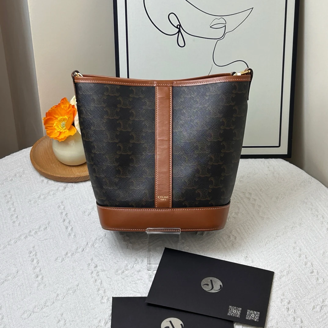 95新 Celine/思琳 水桶/JW7073