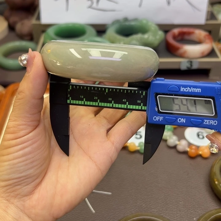 未镶嵌手镯石英岩玉