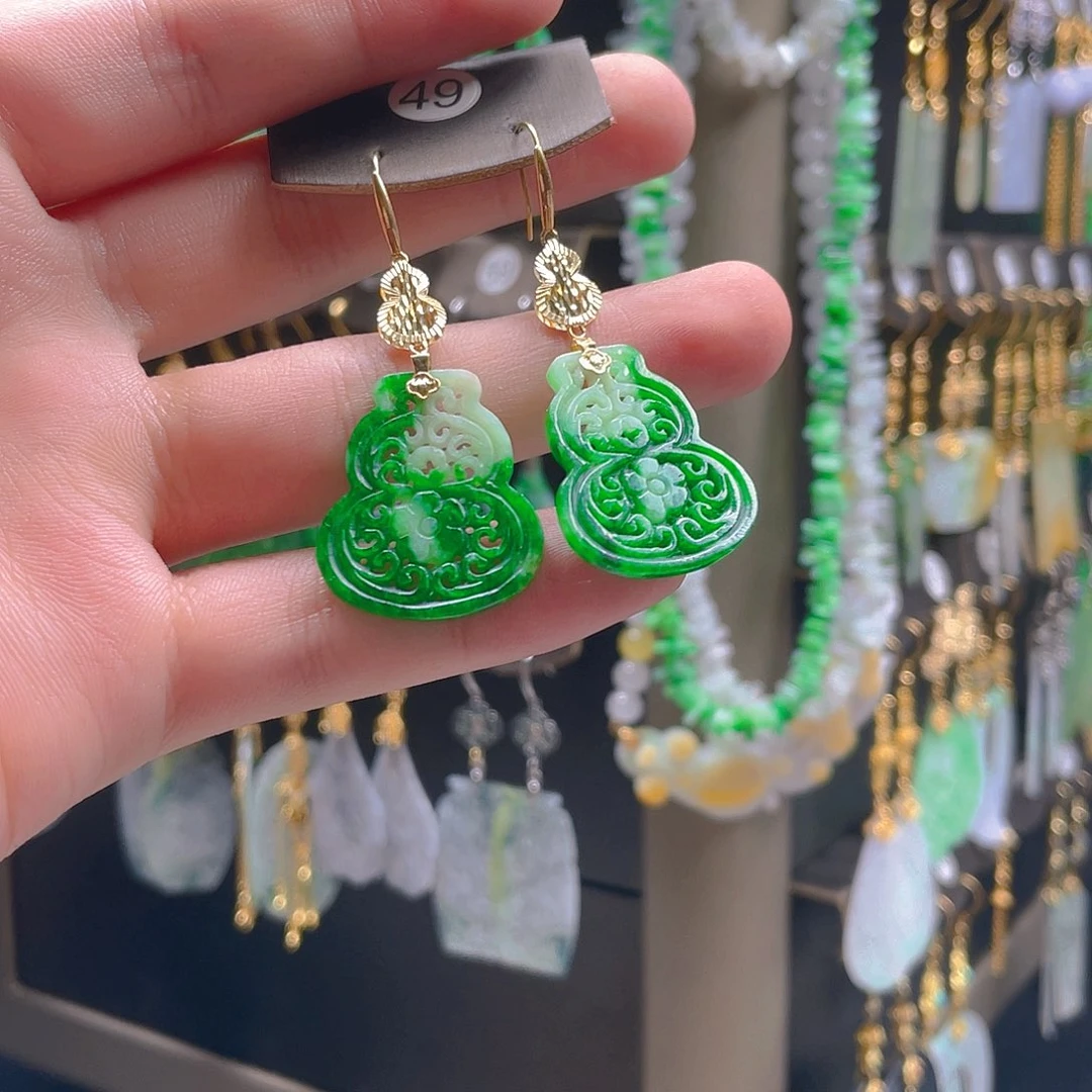 阿***侠翡翠未镶嵌耳饰翡翠