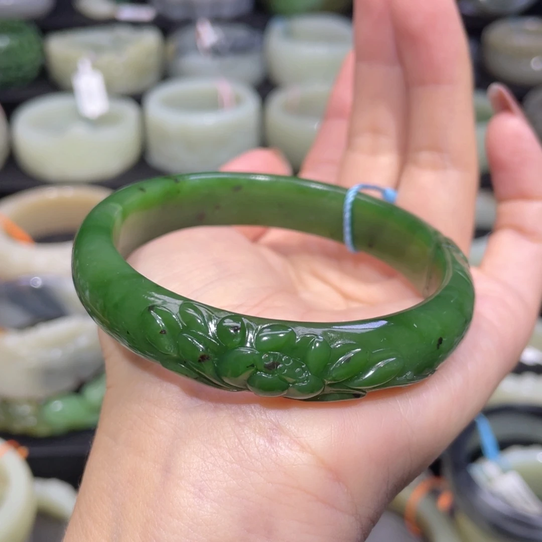 未镶嵌手镯和田玉81