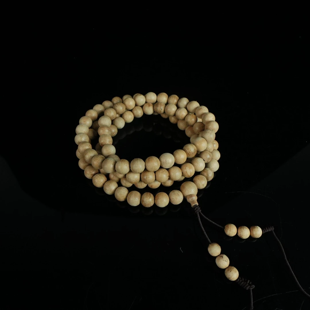 DY-A8893 加里曼丹高山料沉香念珠 0.81cm13.39g