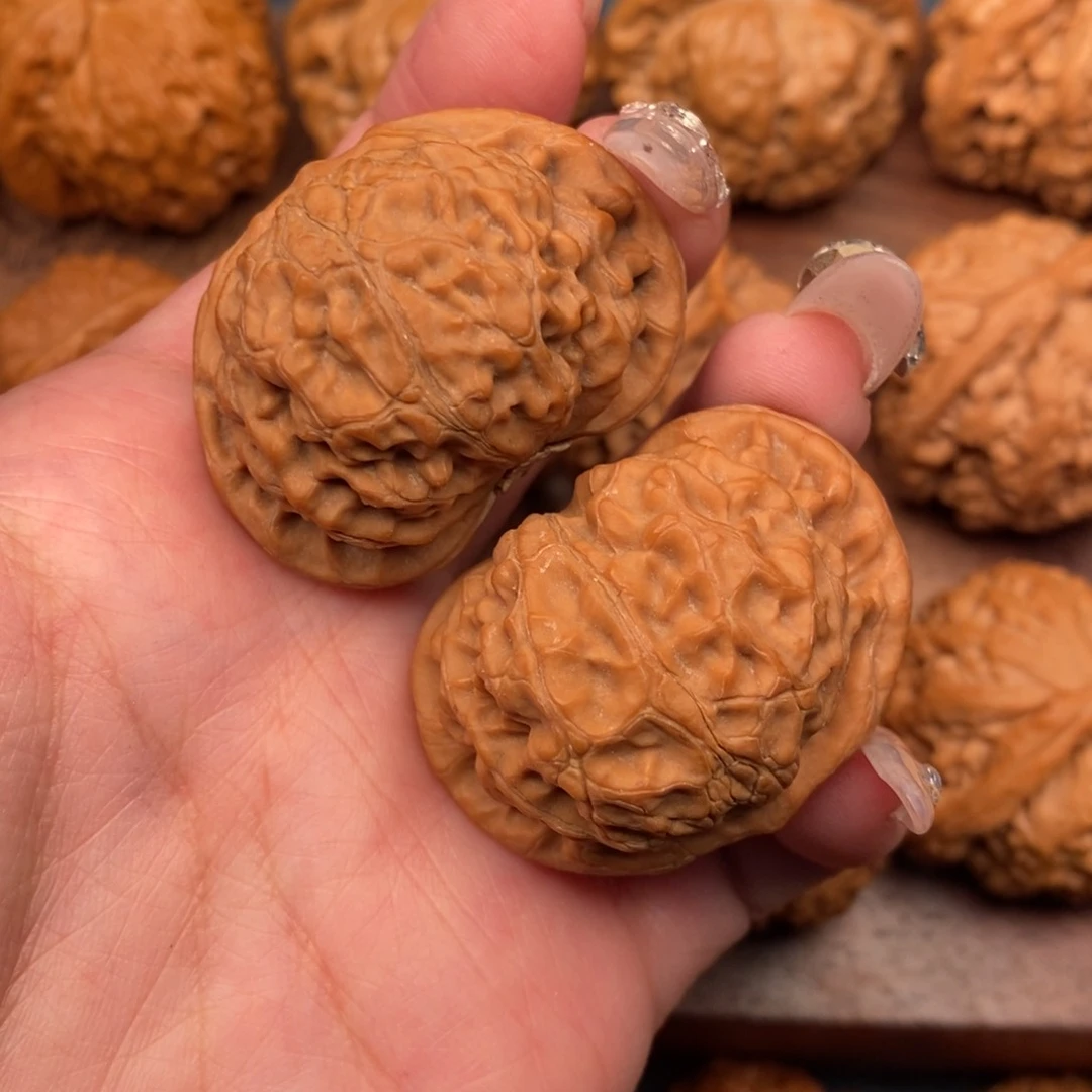 文玩核桃吊坠全品，红皮矮桩宫灯4 0