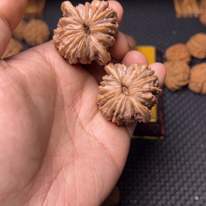 文玩核桃吊坠四座楼