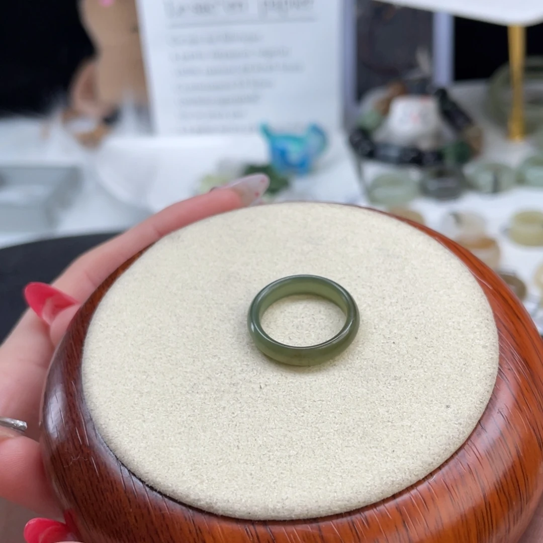 和田玉未镶嵌戒指o48湖水绿细条16.0