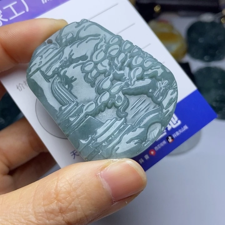 翡翠颈饰未镶嵌翡翠