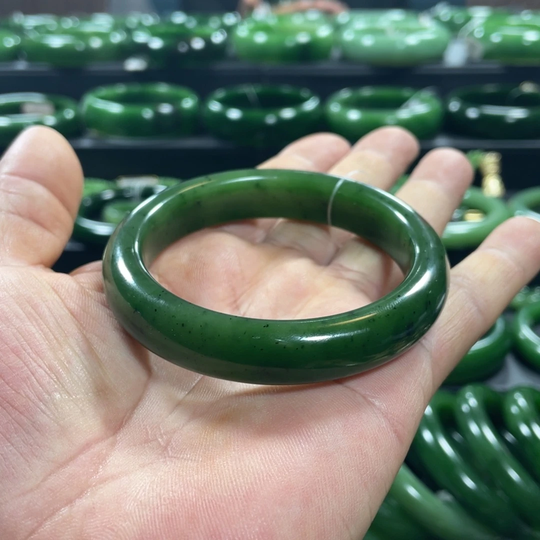 和田玉（碧玉）未镶嵌手镯