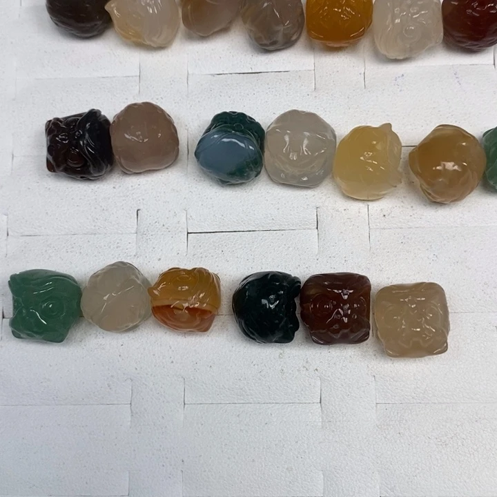 玛瑙/玉髓未镶嵌颈饰3个醒狮头