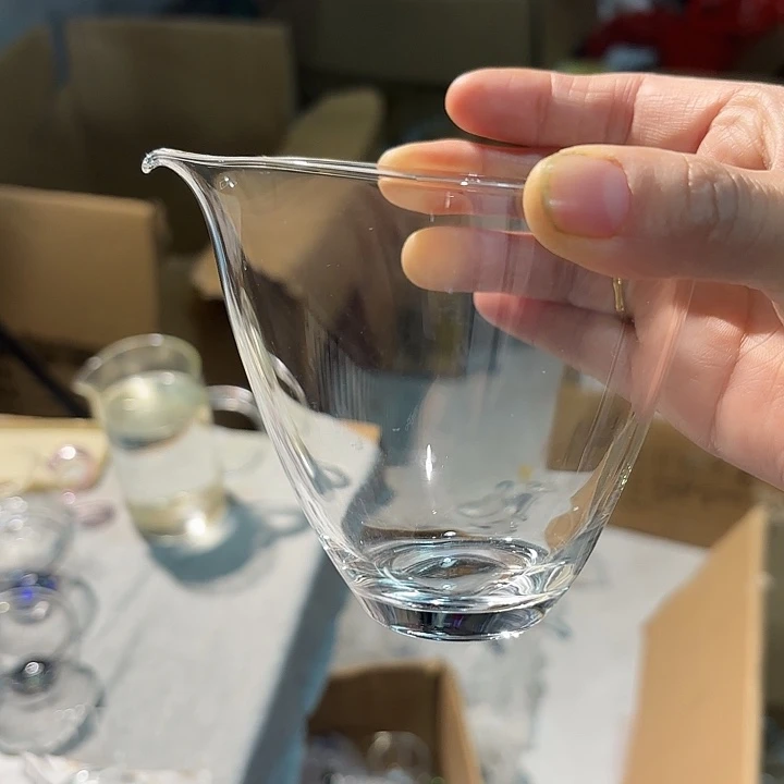 半月公杯无把。