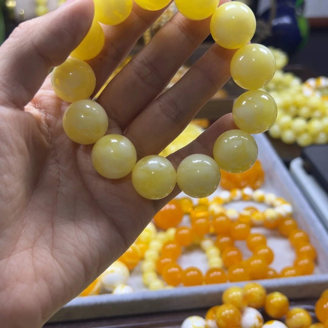 李*亮百花蜜卡18手串一条