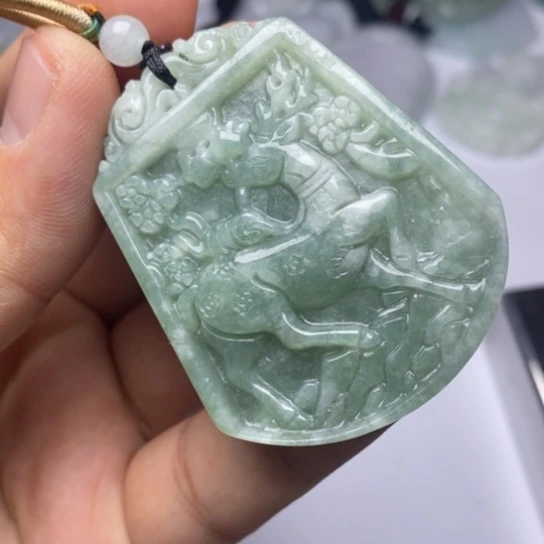 翡翠未镶嵌颈饰翡翠