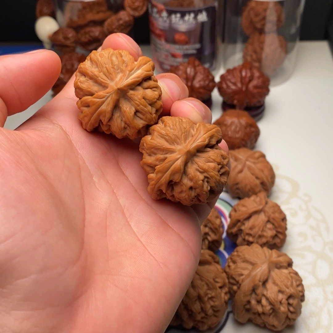 文玩核桃把件37全品锦鲤