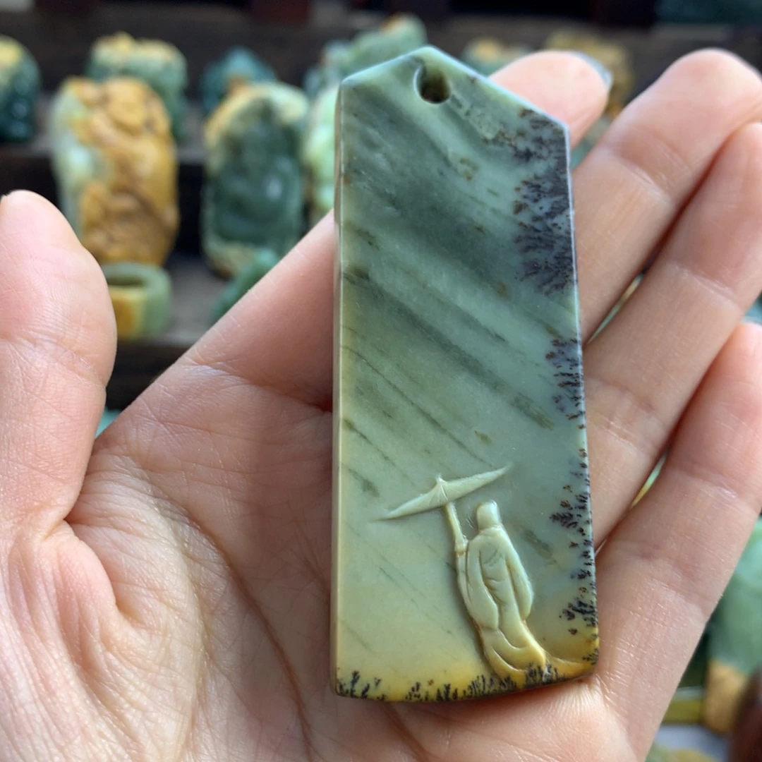 岫岩河磨玉（透闪石质玉）手把未镶嵌胡***?