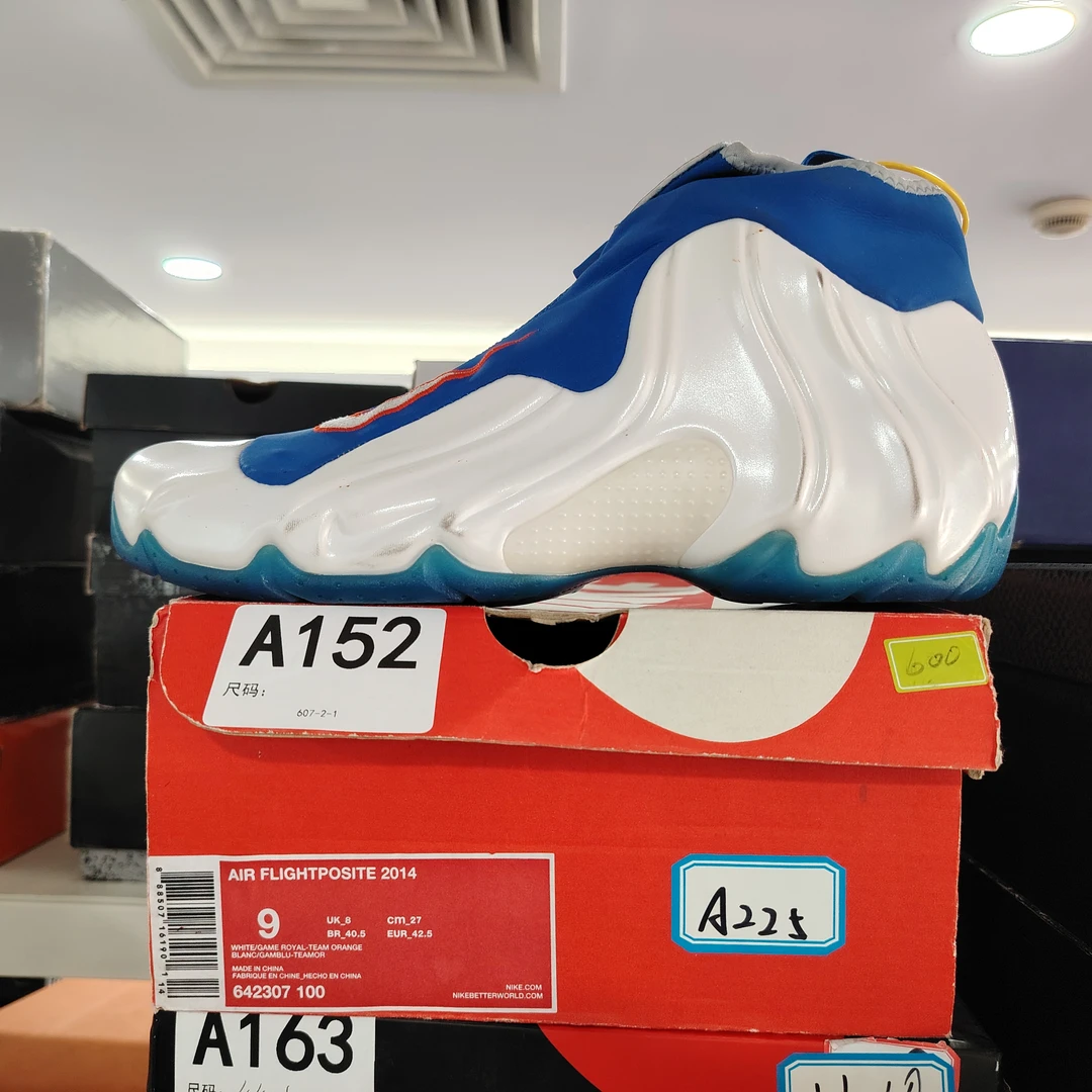 nike air白蓝运动鞋 全新原盒 42.5码 bai 12.4 A152