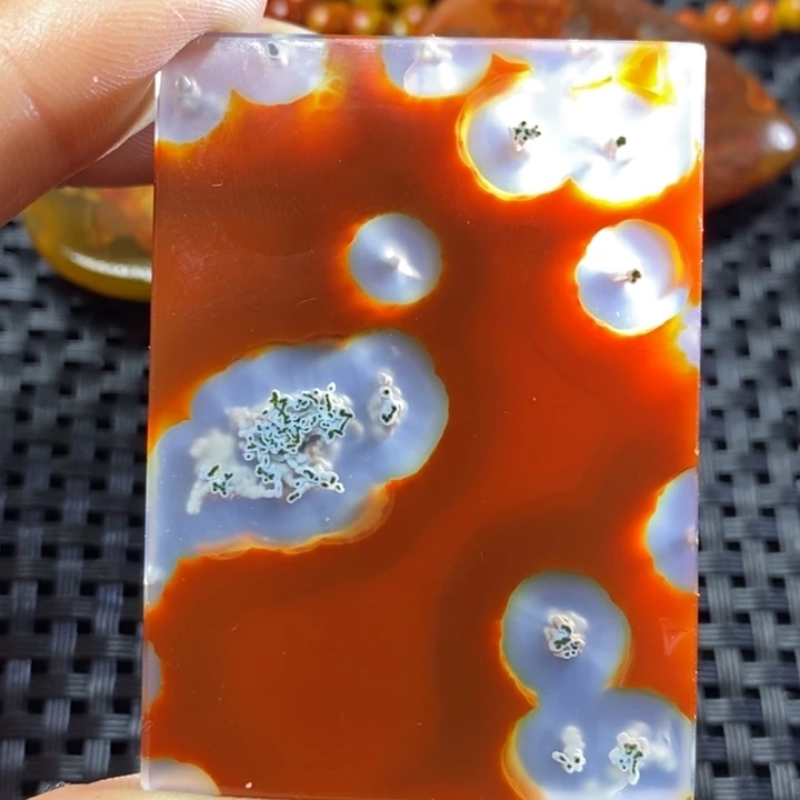 玛瑙/玉髓颈饰未镶嵌?