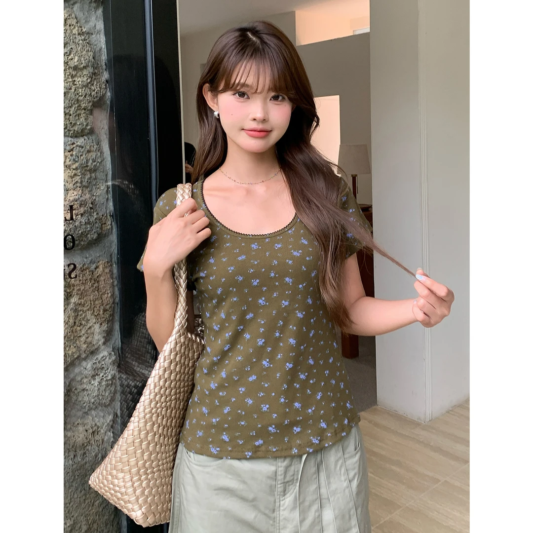 【尔给】夏季简约休闲正肩显瘦百搭外穿美式碎花印花短袖T恤女