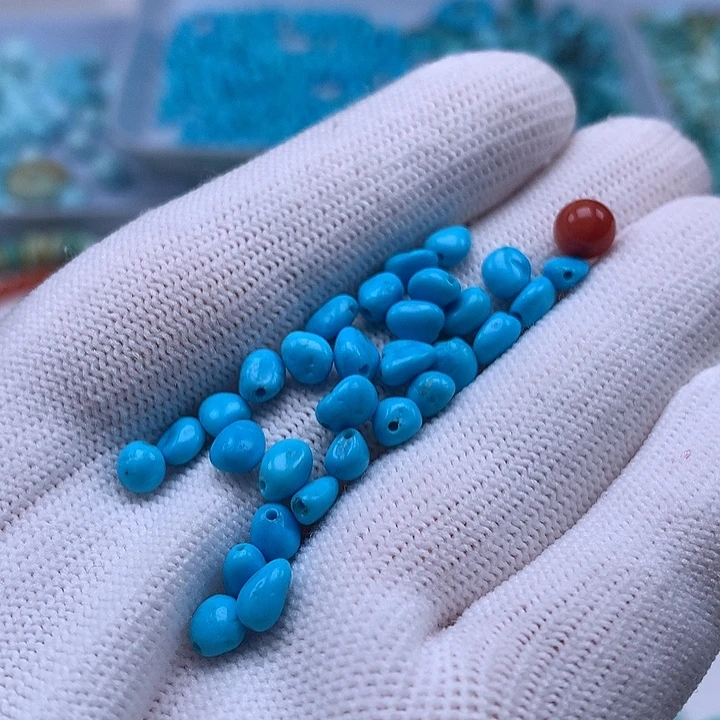 奶***丁南红玛瑙未镶嵌珠宝奇石