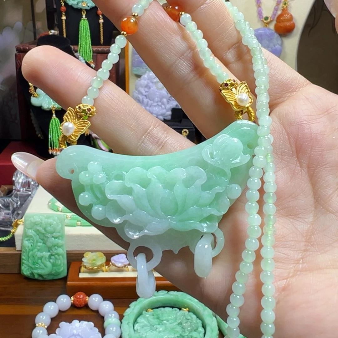 翡翠未镶嵌毛衣链冰绿