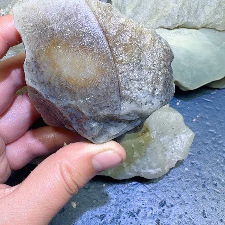 和田玉未镶嵌珠宝半成品