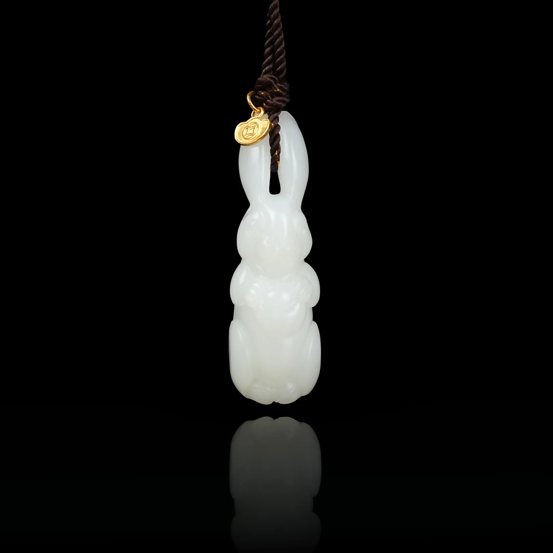 典藏级 和田白玉新疆山料玉兔吊坠 18K金 39*12*15mm± H80949