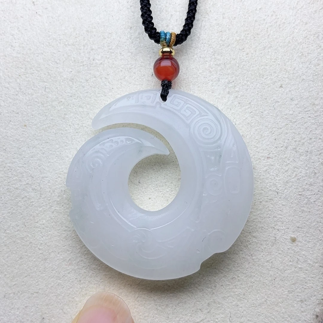 颈饰未镶嵌石英质玉