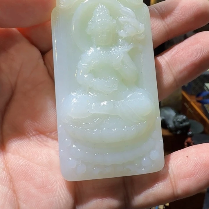 和田玉未镶嵌把件